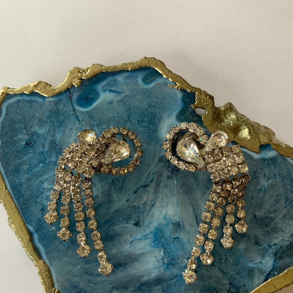 Vintage 1960 Rhinestone Clip on Earrings. - Picture 8 of 9